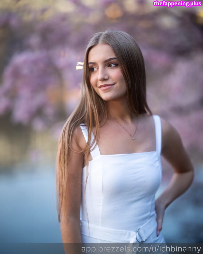 1279 Nude OnlyFans Photo #3