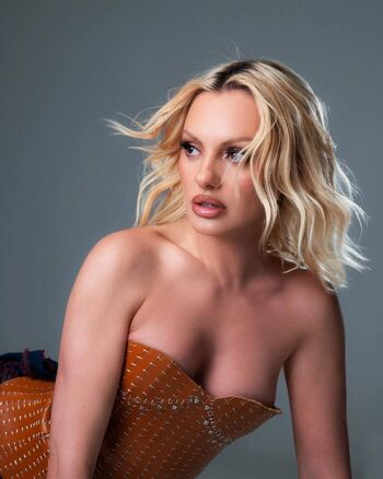 Alexandra Stan