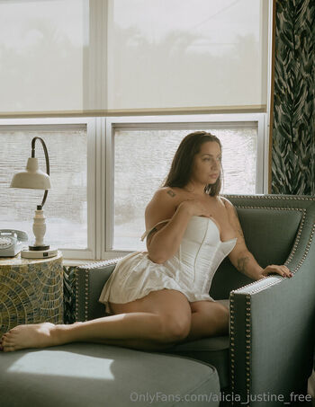 alicia_justine_free