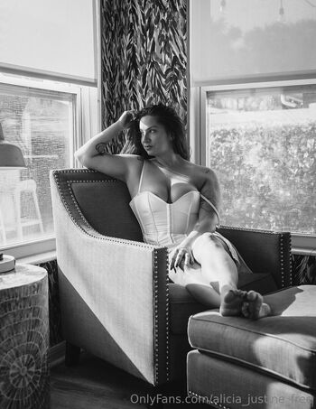 alicia_justine_free