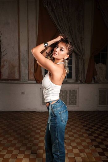 Alyona Bobrova / bobriha (БОБРИХА)