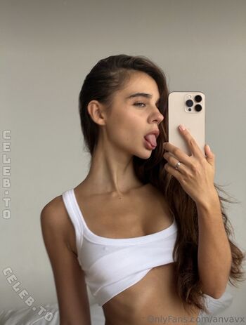 Ana Vavx