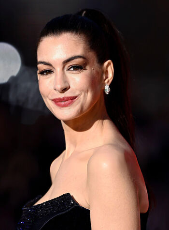 Anne Hathaway