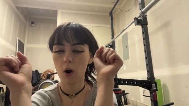 Awkspew_roo2