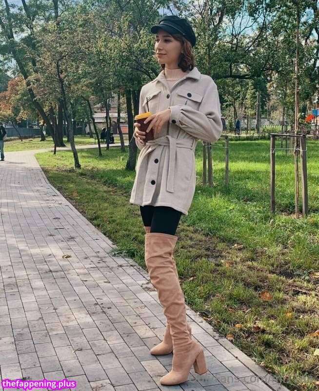 Tisha / bbgirltiiisha / hiitsmetisha / https: / iloveyoutiii Nagie OnlyFans Zdjęcie #1