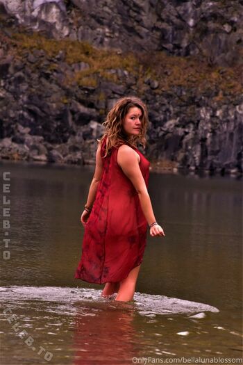 bellalunablossom