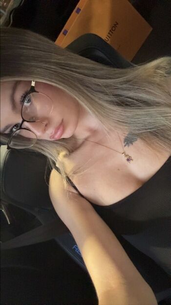 Blondebaddee