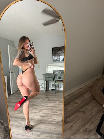 Blondebaddee