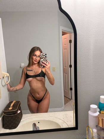 Blondebaddee