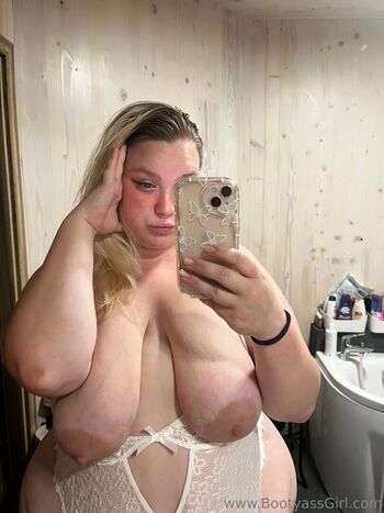 bootyassgirl