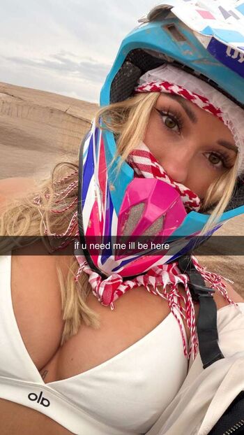 Breckie Hill / @breckiehill