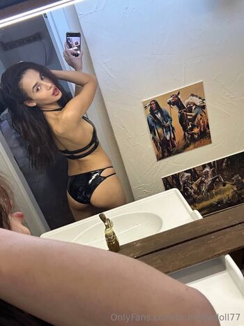 brunettedoll77