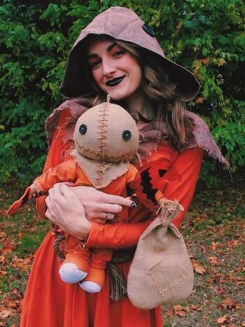 Caitlin Marie Reacts