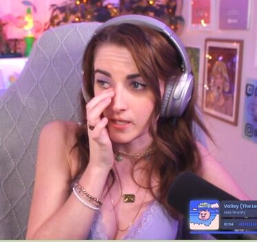 Caitlin Marie Reacts