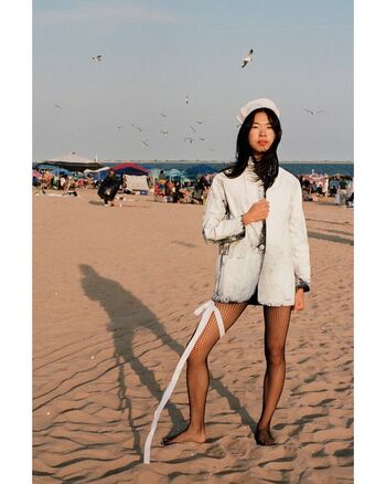 caitlyn.park / Moscot girl