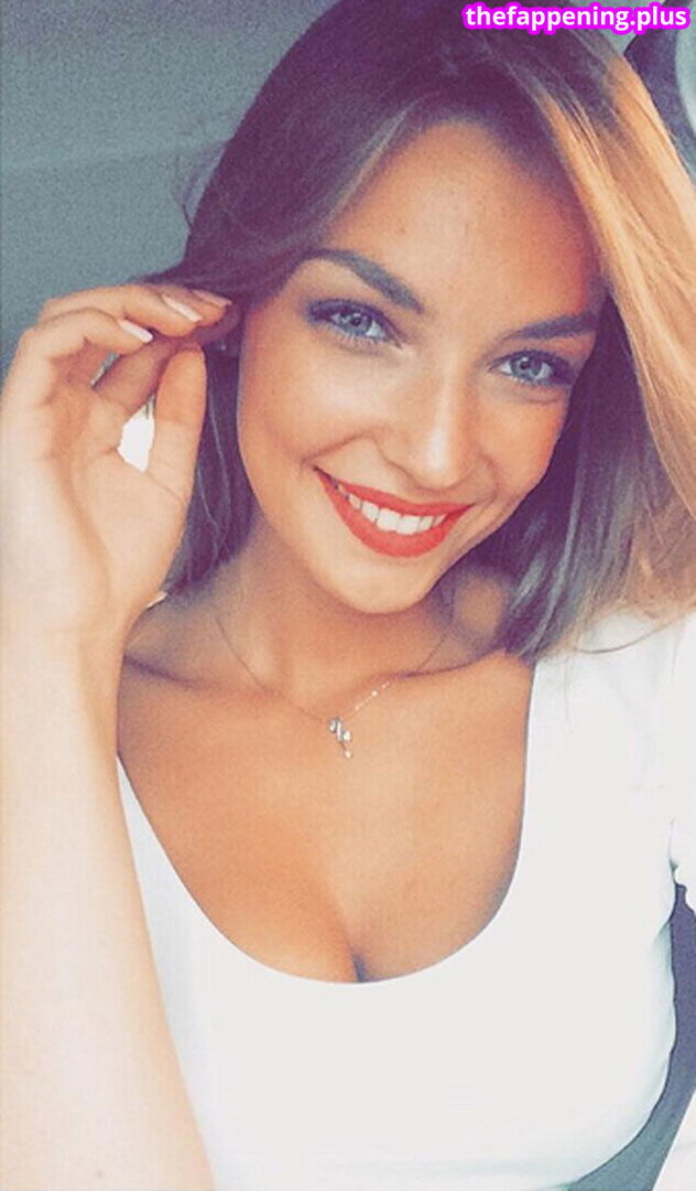 Cécile Fourrier Nahá OnlyFans fotografie #8