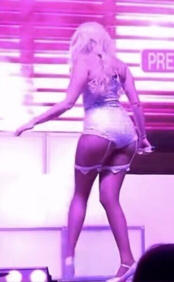 Charity Eden / Taylor Swift Impersonator