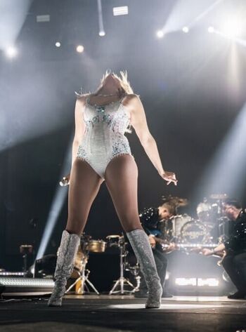 Charity Eden / Taylor Swift Impersonator