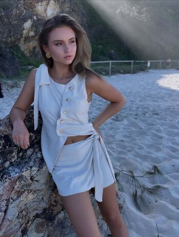 Chelsea Mayer / chelsea.m.2007 / chelsea.m.07