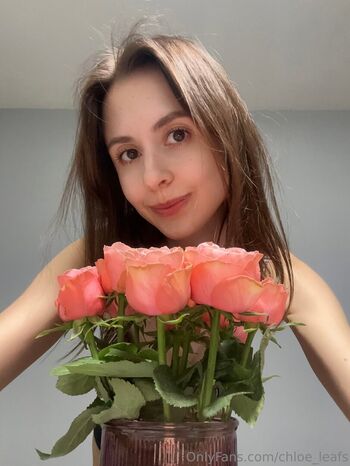 chloe_leafs