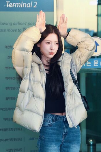 Cho Mi-yeon (Miyeon) - i-dle [(G)I-dle]