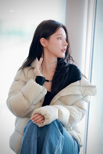 Cho Mi-yeon (Miyeon) - i-dle [(G)I-dle]