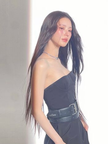 Cho Mi-yeon (Miyeon) - i-dle [(G)I-dle]