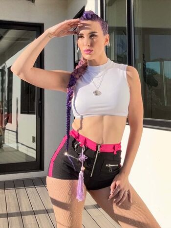 Christy Carlson Romano