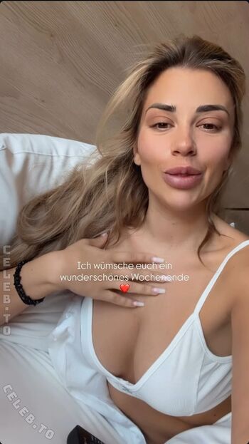 Deeanaofficial
