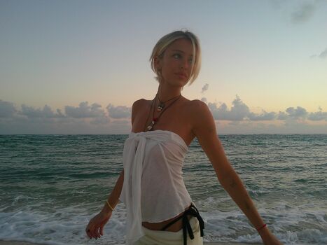 Delilah Belle Hamlin