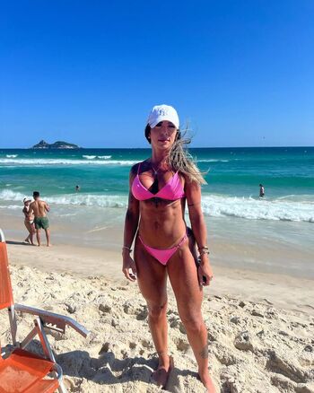 Dra. Thatiane Oliveira