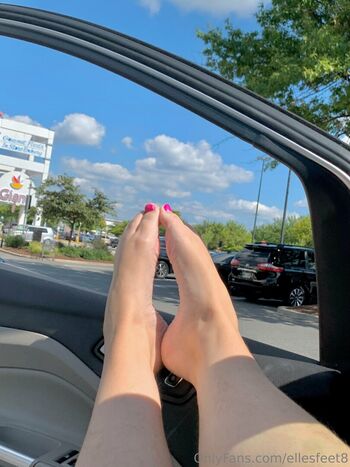 ellesfeet8