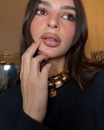 Emily Ratajkowski