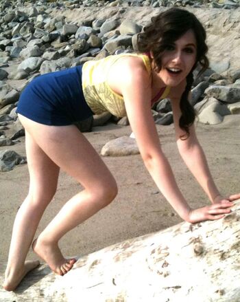 Erin Sanders