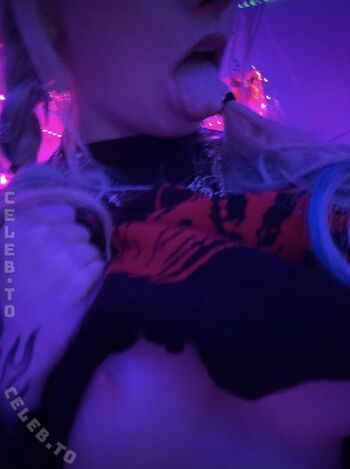 Eva Violet