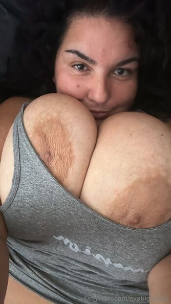 Evabigboobs