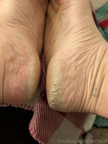 flirtyf33t94
