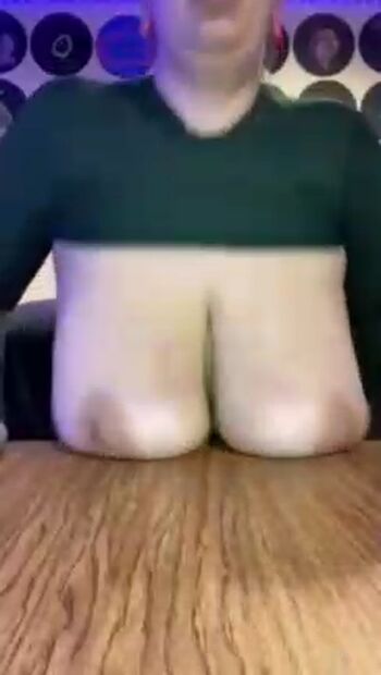 Gostosas Com Peitos Caidos