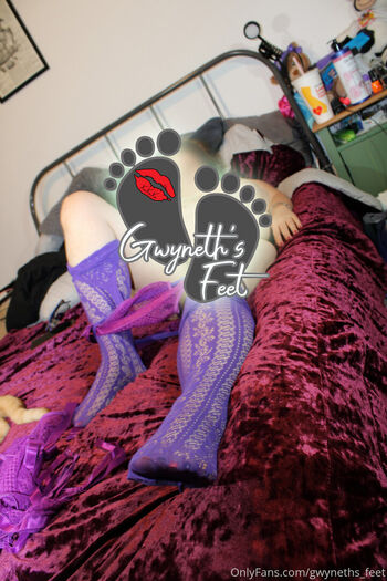 gwyneths_feet