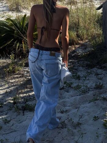 hadelinemope / Maddie Hope