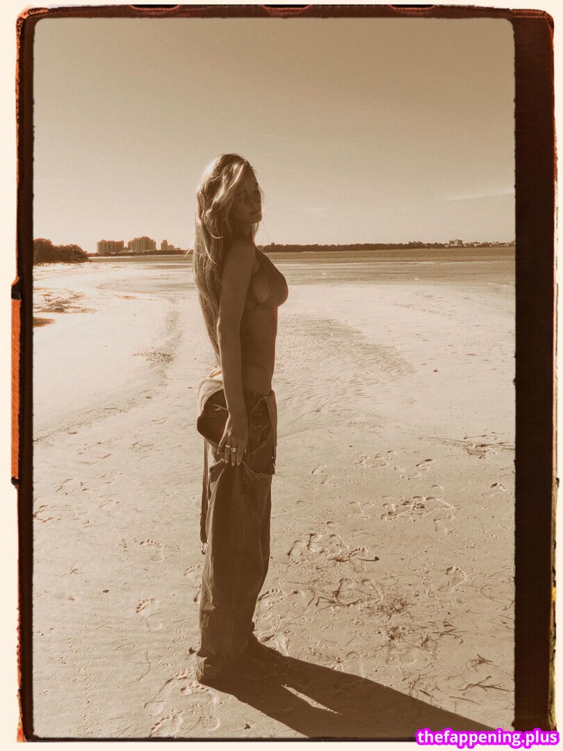 hadelinemope / Maddie Hope