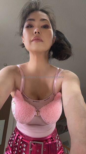 Hotmomjane