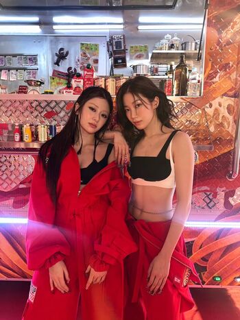 Huh Yunjin 허윤진