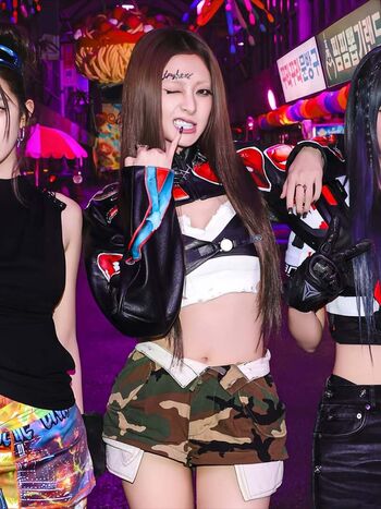 Huh Yunjin 허윤진