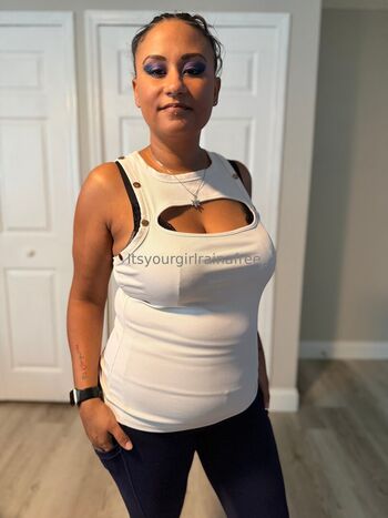 itsyourgirlrainafree