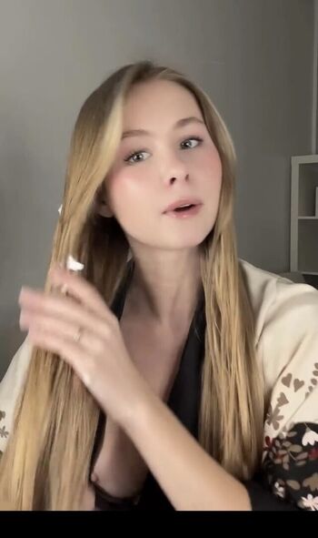 Izaandelle Iza And Elle