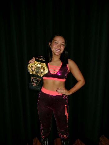 Izzy Moreno / ItsIzzyMania