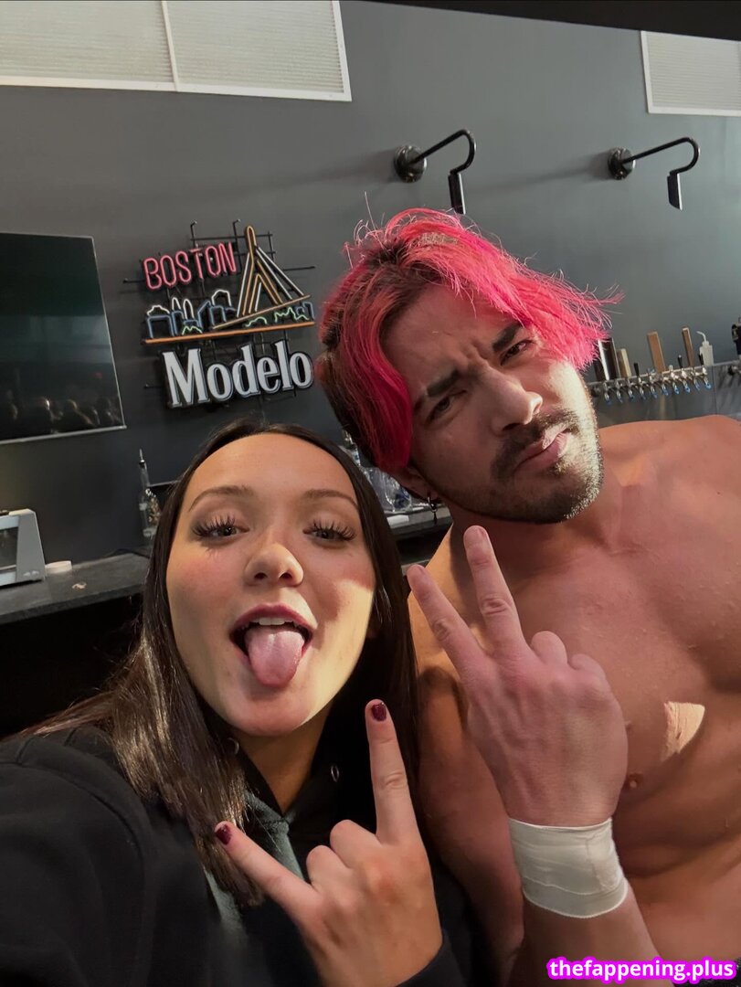 Izzy Moreno / ItsIzzyMania