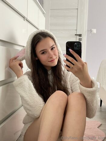 julia_kiss