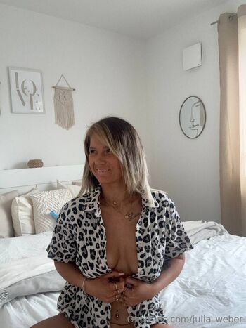 julia_weber